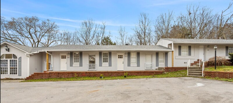 Primary Photo - 2268 E Main St