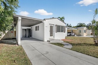 Building Photo - 642 SW 11th St