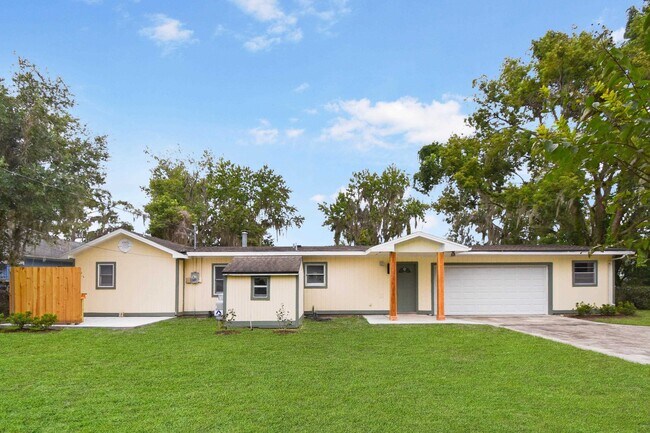 Building Photo - 125 CR 13 S