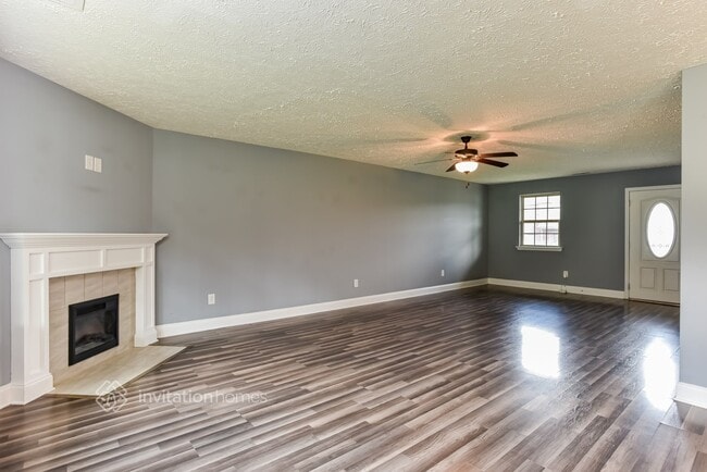 Building Photo - 433 Golf Club Ln