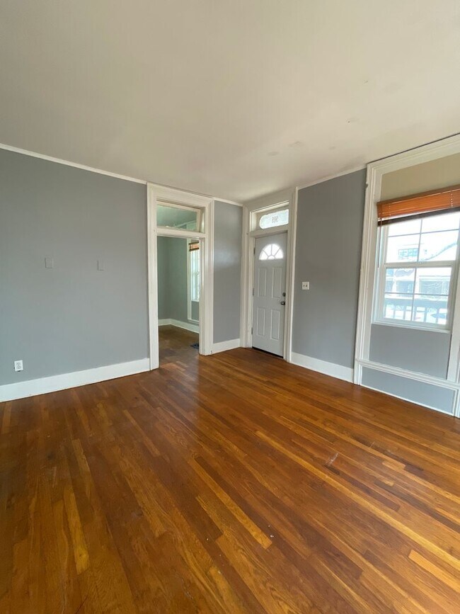Foto del edificio - 909 Merchant St