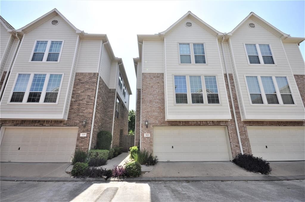 2123 Stacy Glen, Houston, TX 77008 Condo for Rent in Houston, TX
