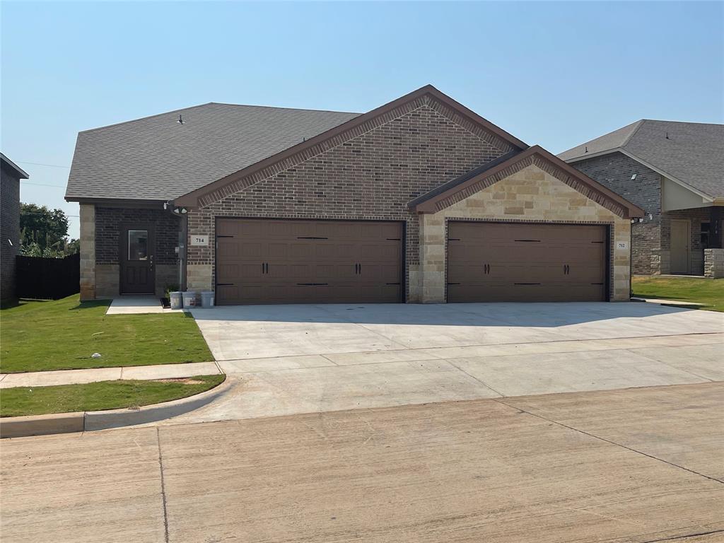 722 Rolling Terrace Cir, Granbury, TX 76049 Townhome Rentals in