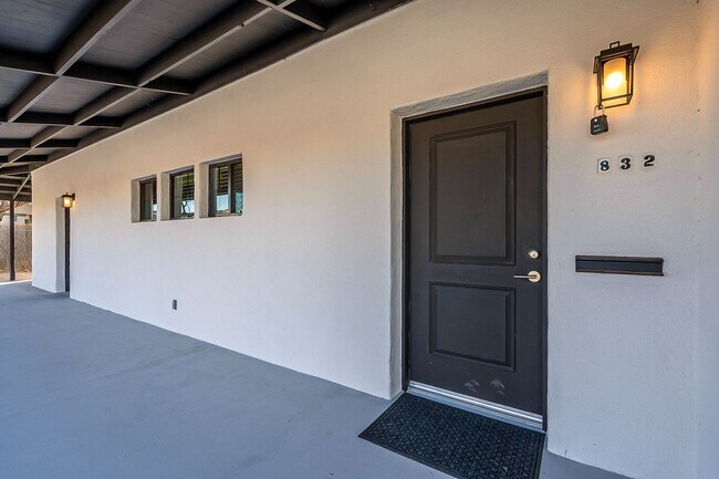 Foto del edificio - 830-832 E. 7th St. ( 830-1, 830-2, 832 )
