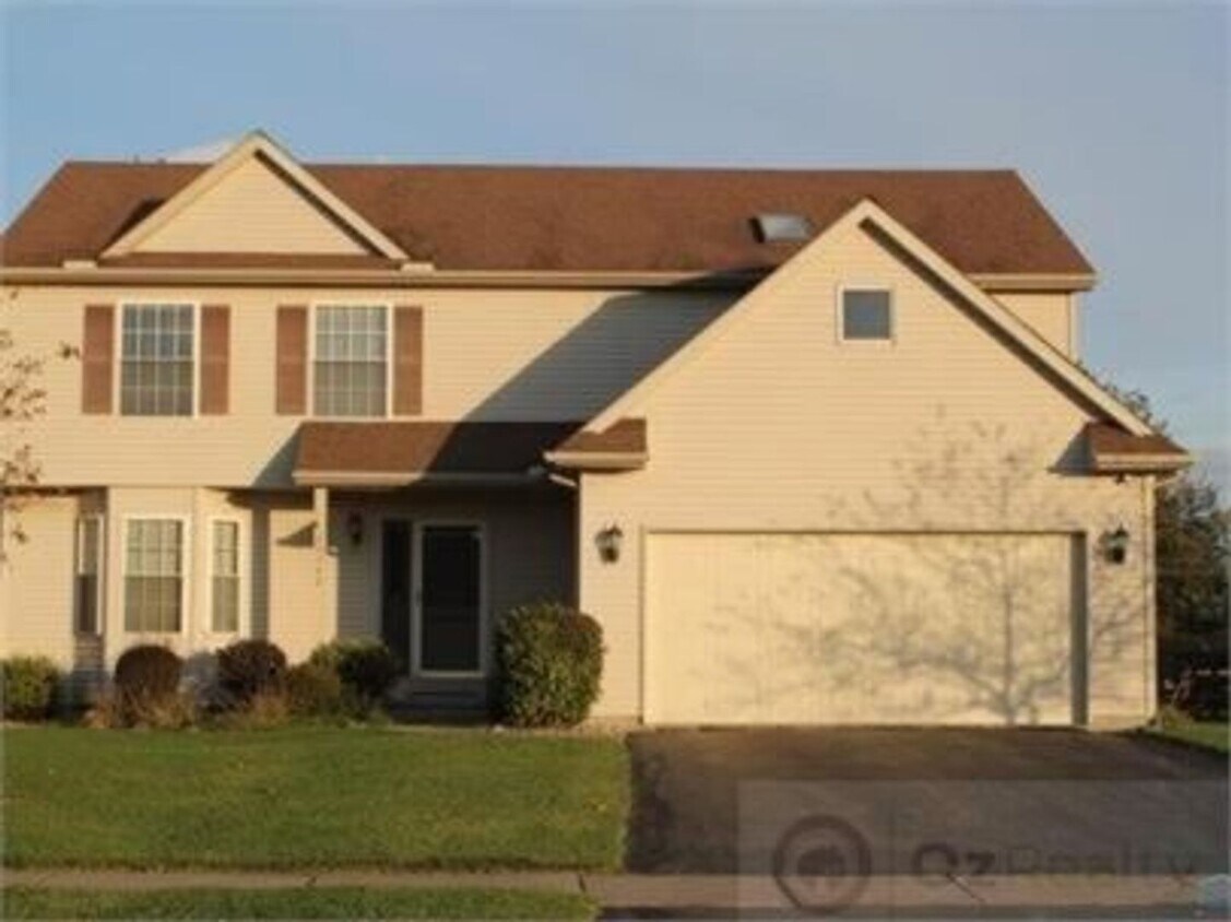 Primary Photo - Amazing 4 Bed with 2 and a Half Bath Home