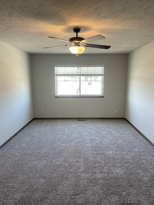 Foto del edificio - 9040 Peregrine Rd