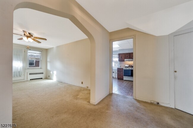 Building Photo - 840 Seymour Ave