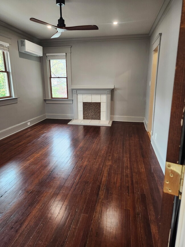 Sala de estar - 250 5th St NE