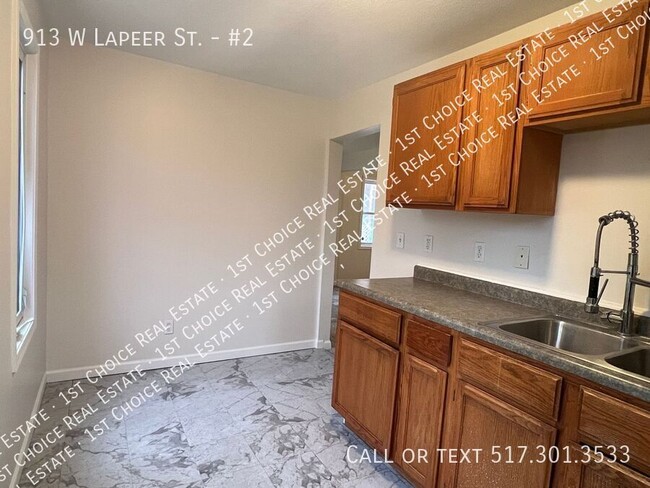 Foto del edificio - 2-BDR 1-BTH Duplex in Downtown Lansing - N...