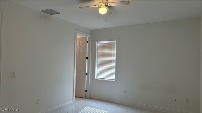 Foto del edificio - 5901 Rita Ave N