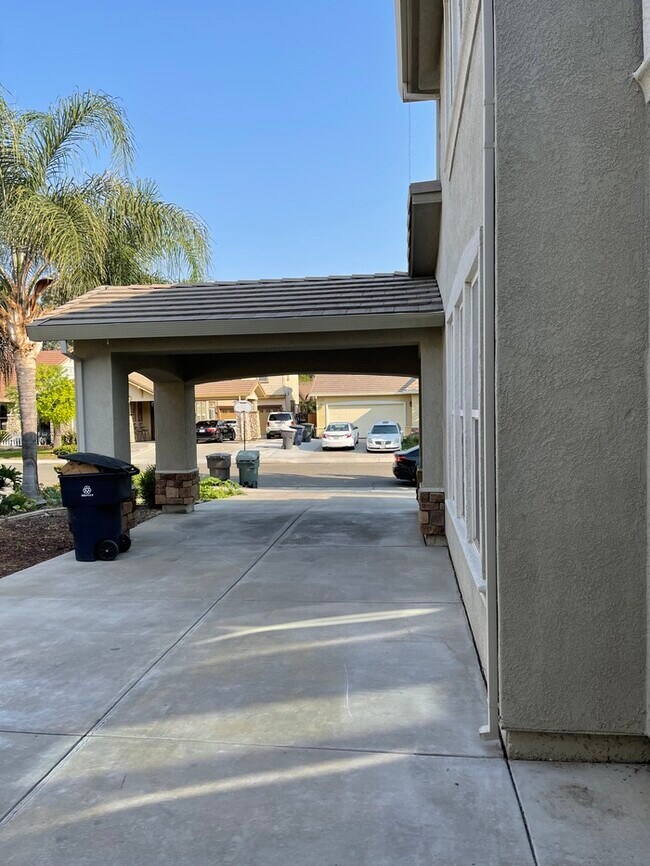 Foto del edificio - Tracy Beautiful 4 Bedroom Home Great Location