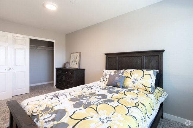 1BR, 1BA - 588SF - North Gateway Apartments Boutique Living!