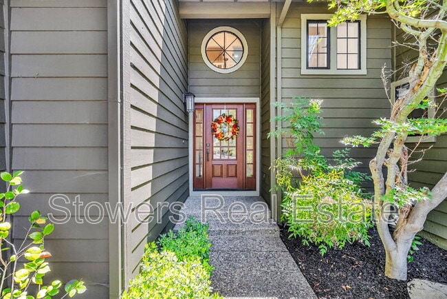 Building Photo - 325 Paraiso Dr