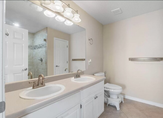 Master Bedroom Sinks - 767 Pearl Sand Dr