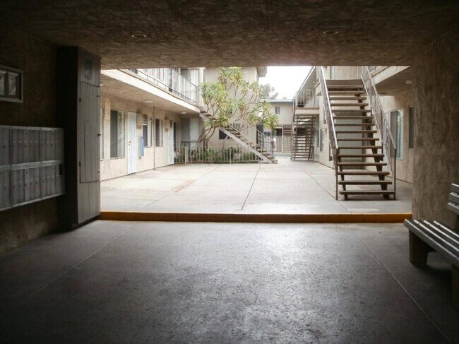 Foto del edificio - 0.0 bedroom in Los Angeles California 91343