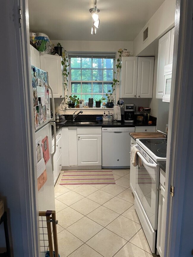 Foto del edificio - McLean Gardens, Washington, DC