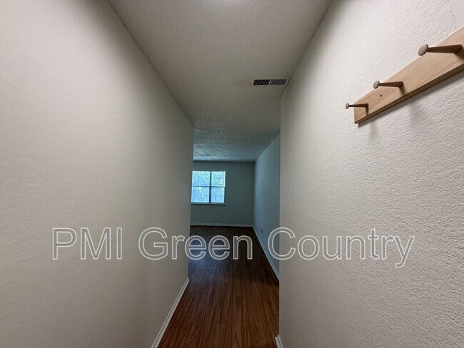 Foto del edificio - 4317 S 4th St