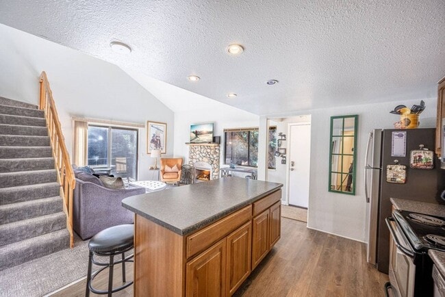 Building Photo - 2025 Canyons Resort Dr