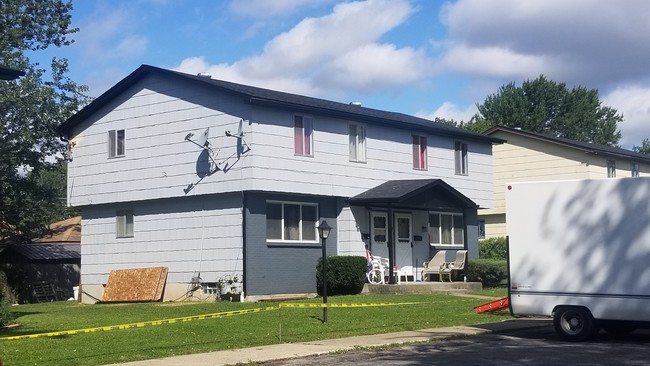 Building Photo - Huth Townhomes