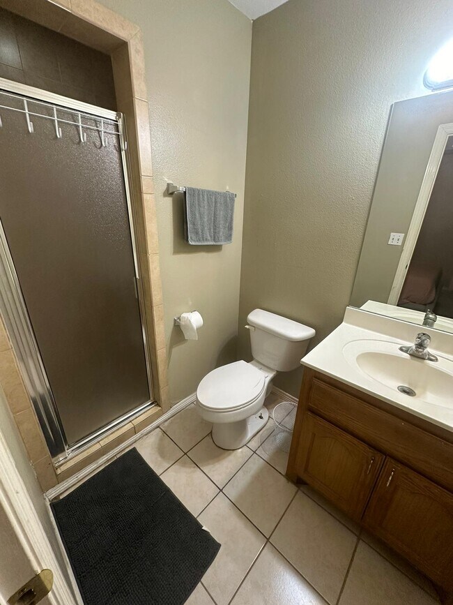 Foto del edificio - 1304 W Fig Ave