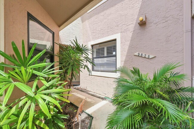 Foto del edificio - 9825 NW 1st Ct