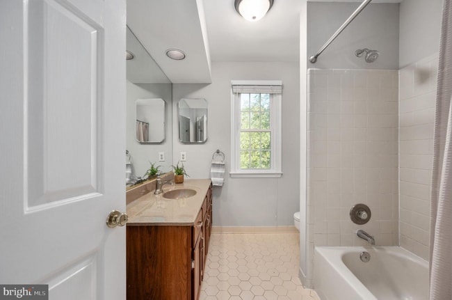 Building Photo - 10622 Edinburgh Dr