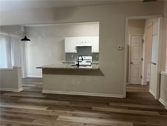 Foto del edificio - 5454 Medlock Corners Dr