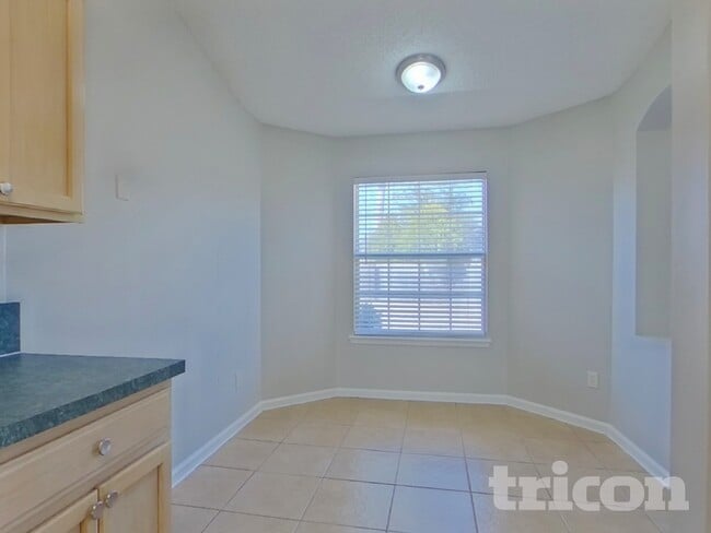 Building Photo - 522 Jimbay Dr