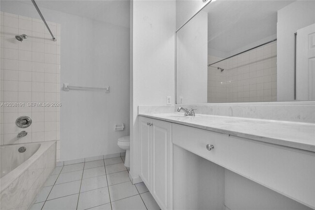 Foto del edificio - 17359 NW 7th Ave