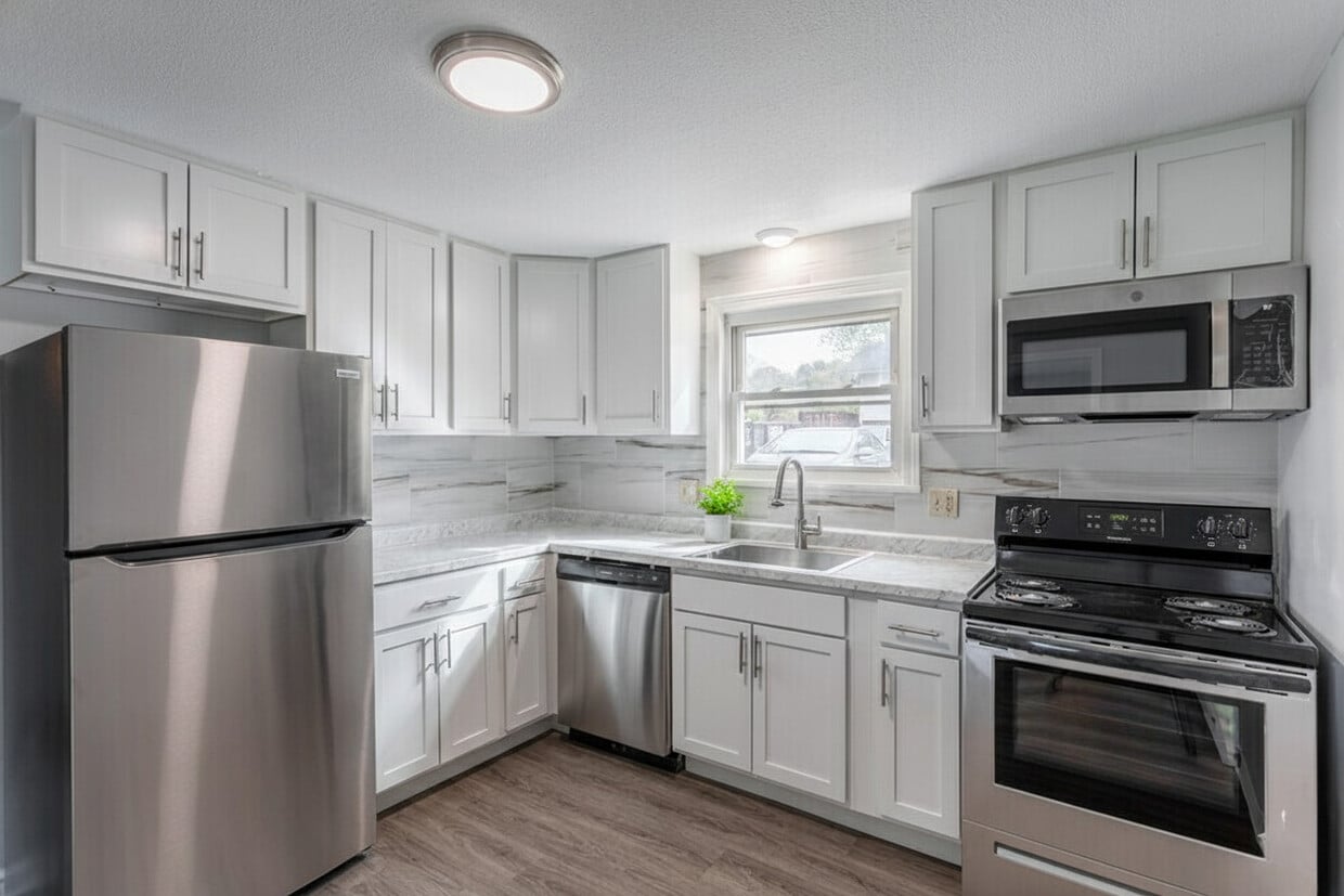 ¡Bienvenidos a Brookview! - Brookview Townhomes