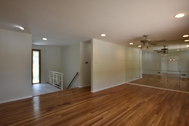 Foto del edificio - 4015 Heathfield Rd