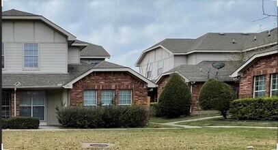 Building Photo - 611 Oriole Blvd