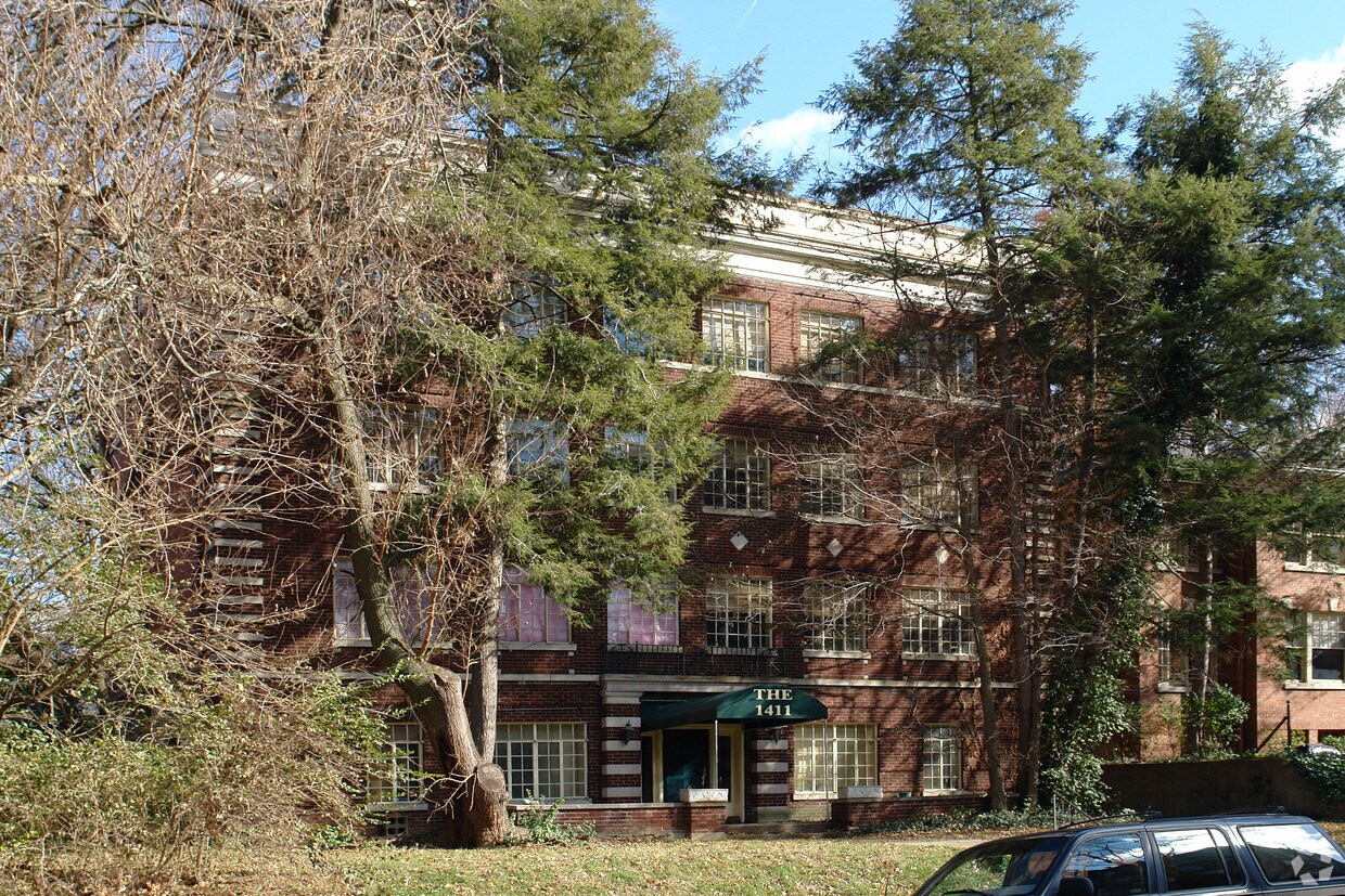 Building Photo - 1411 Willow Ave