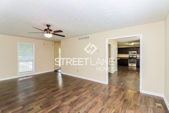 Building Photo - REDUCED! - Full month rent free!