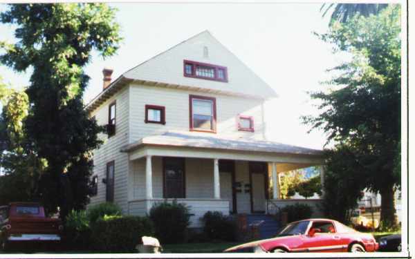 Primary Photo - 327 E Acacia St