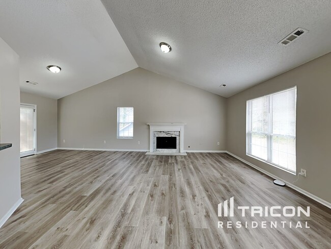 Building Photo - 1573 Dillard Rd