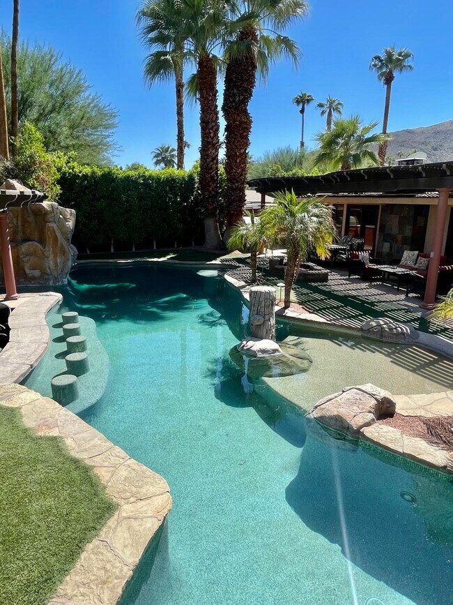 Building Photo - 71540 Estellita Dr