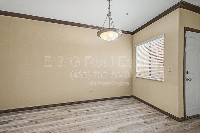 Foto del edificio - 750 E Northern Ave