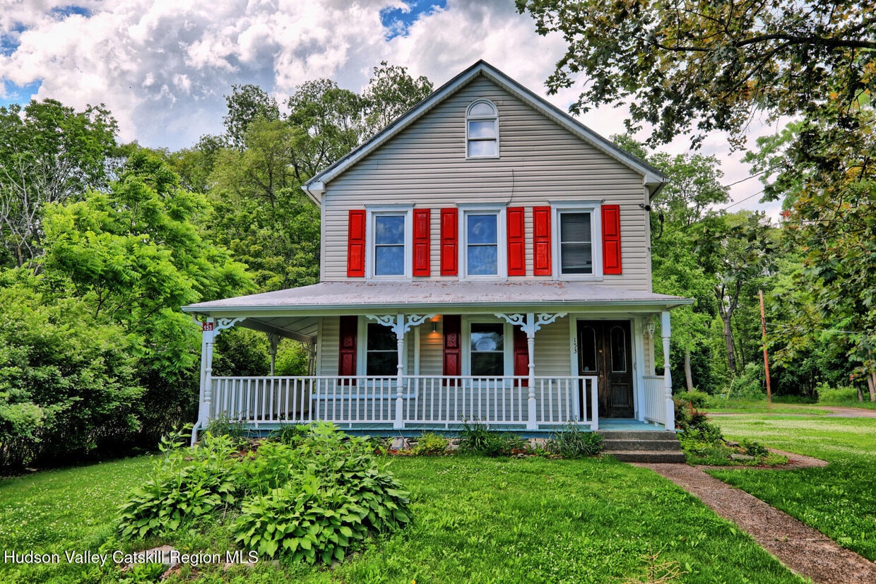 Primary Photo - 153 Bross St