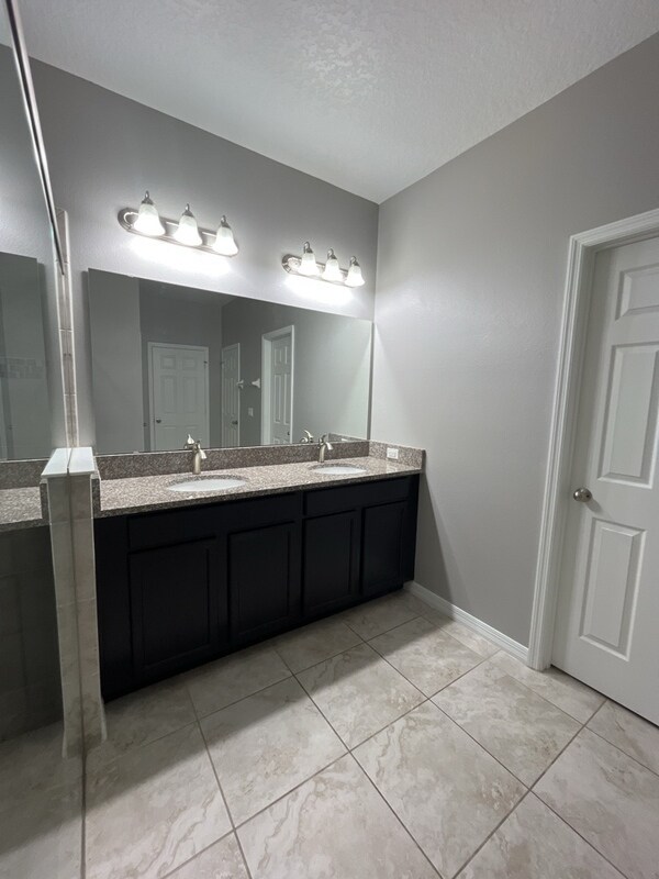 Building Photo - 14325 White Moss Way