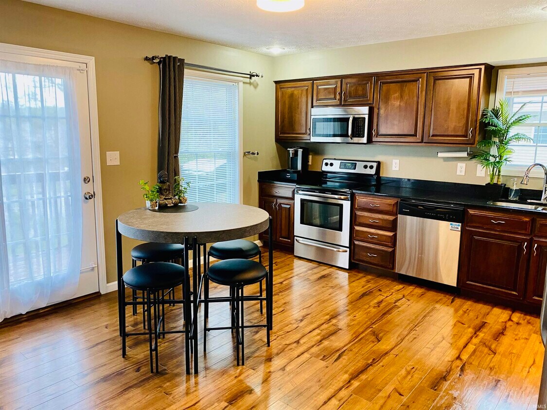 2590 S Flat Rock Rd, Bloomington, IN 47403 Condo for Rent in