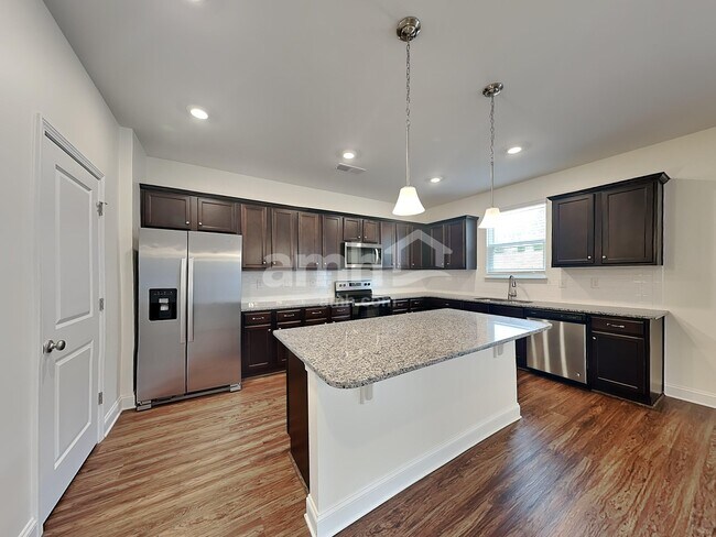 Foto del edificio - 1124 Bentley Pl