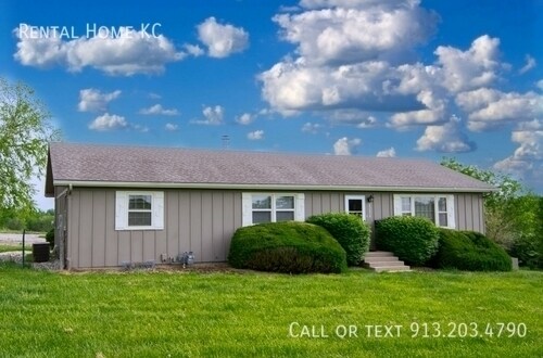 Foto del edificio - 23250 W 75th St