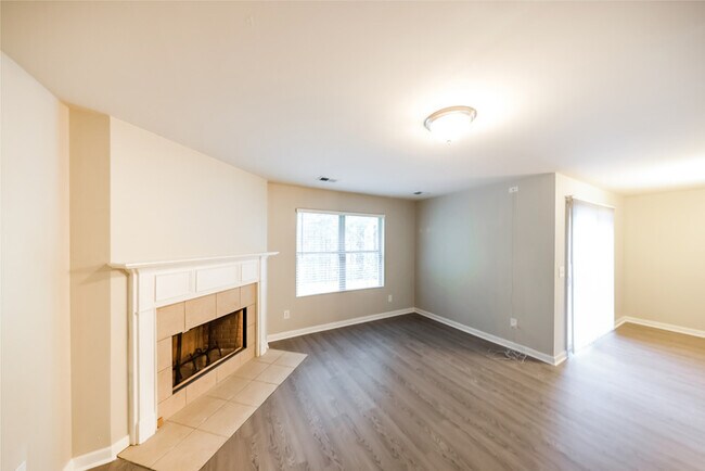 Building Photo - 249 Addison Dr
