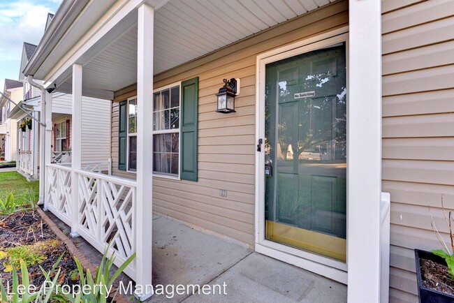 Building Photo - 4 br, 2.5 bath House - 712 Princess Court