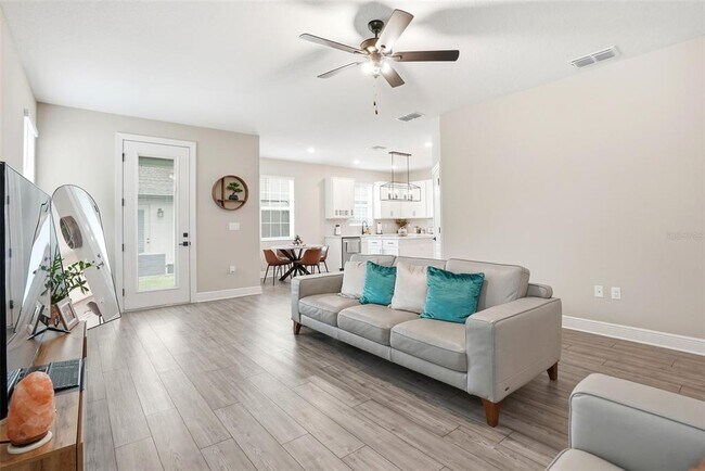 Foto del edificio - 7848 Somersworth Dr