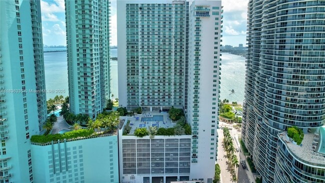 Building Photo - 1800 N Bayshore Dr
