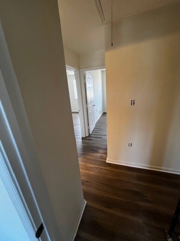 Foto del edificio - 8004 Community Dr