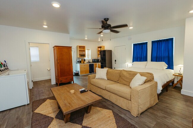 Foto del edificio - 3817 Leland Ave