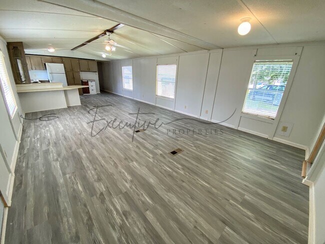 Foto del edificio - 307 N Kinney Ave